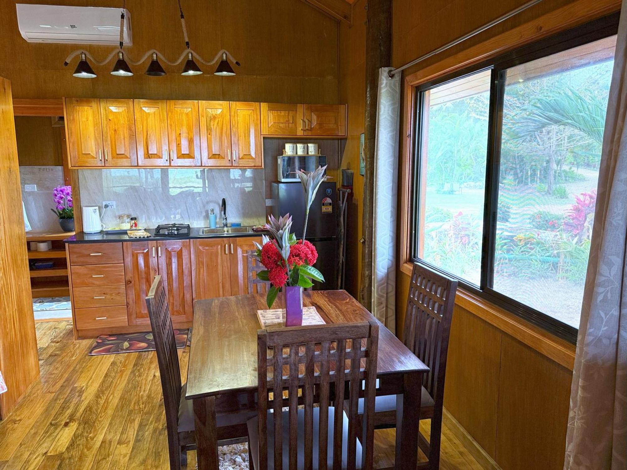 סאבוסאבו Sigasiga Sands Boutique Bungalows מראה חיצוני תמונה