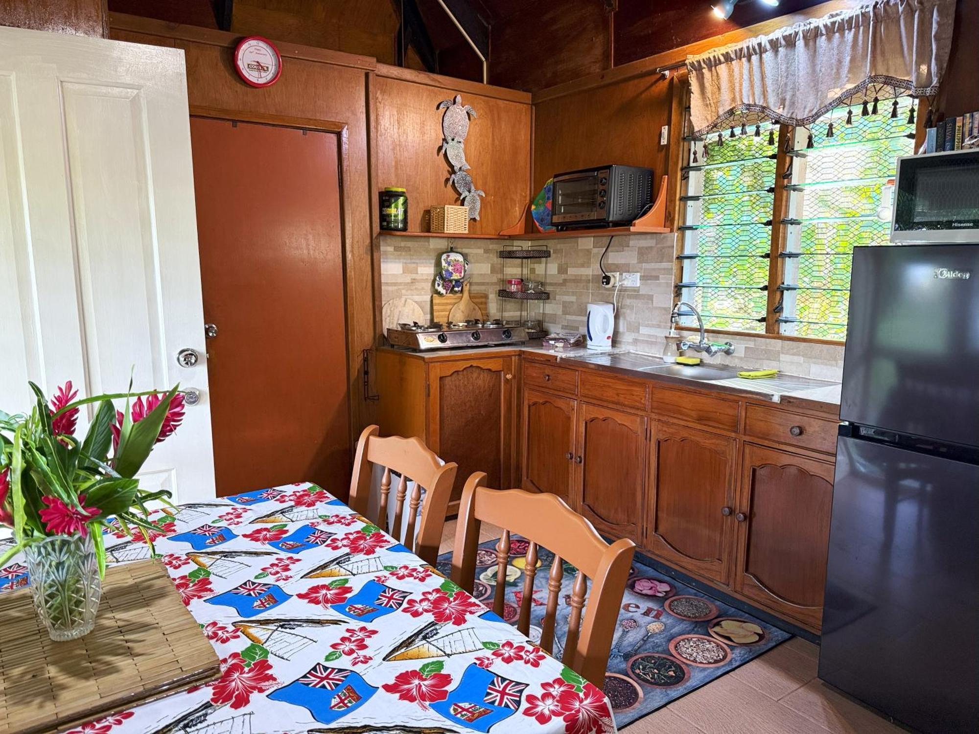סאבוסאבו Sigasiga Sands Boutique Bungalows חדר תמונה