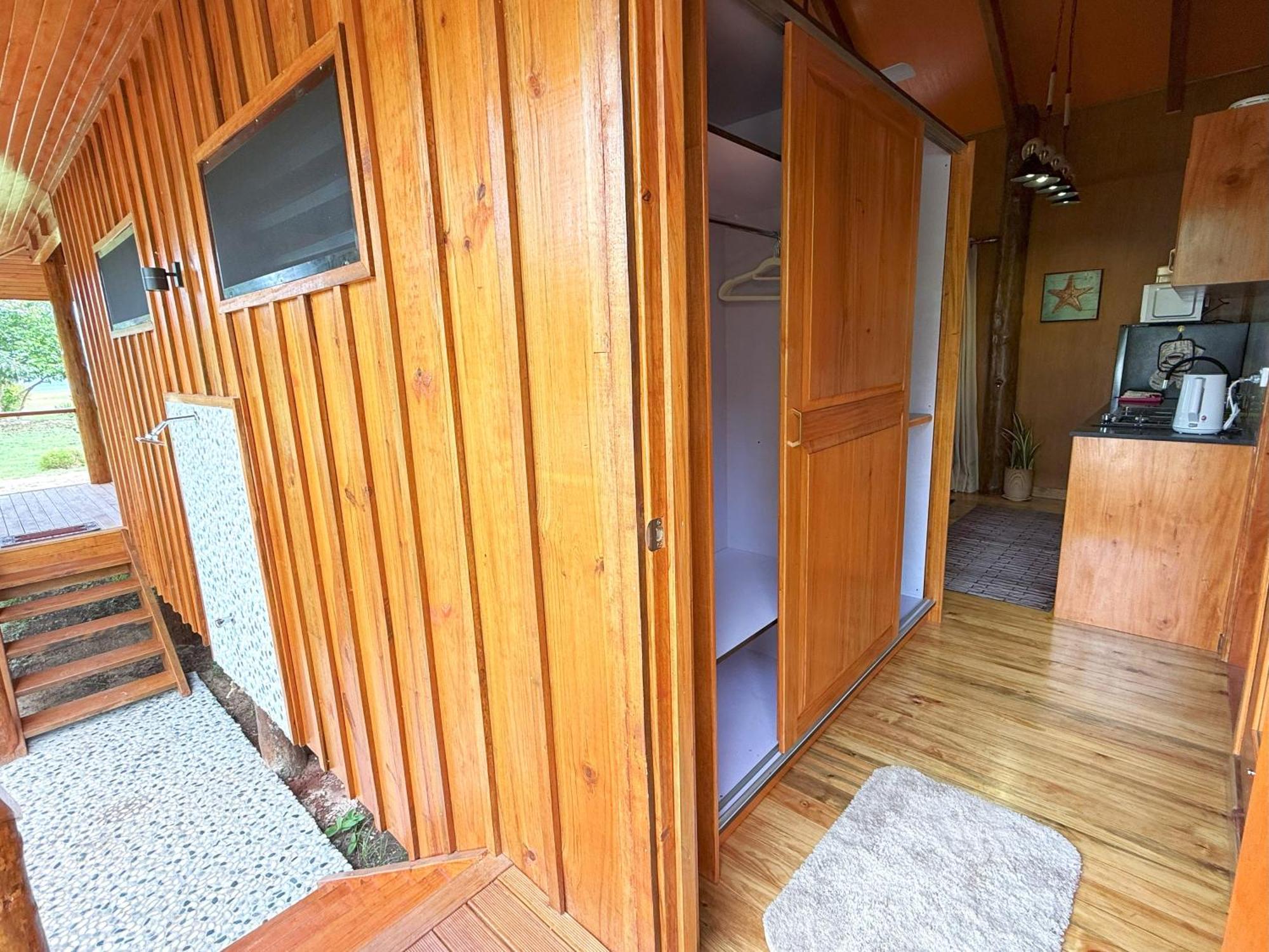 סאבוסאבו Sigasiga Sands Boutique Bungalows חדר תמונה
