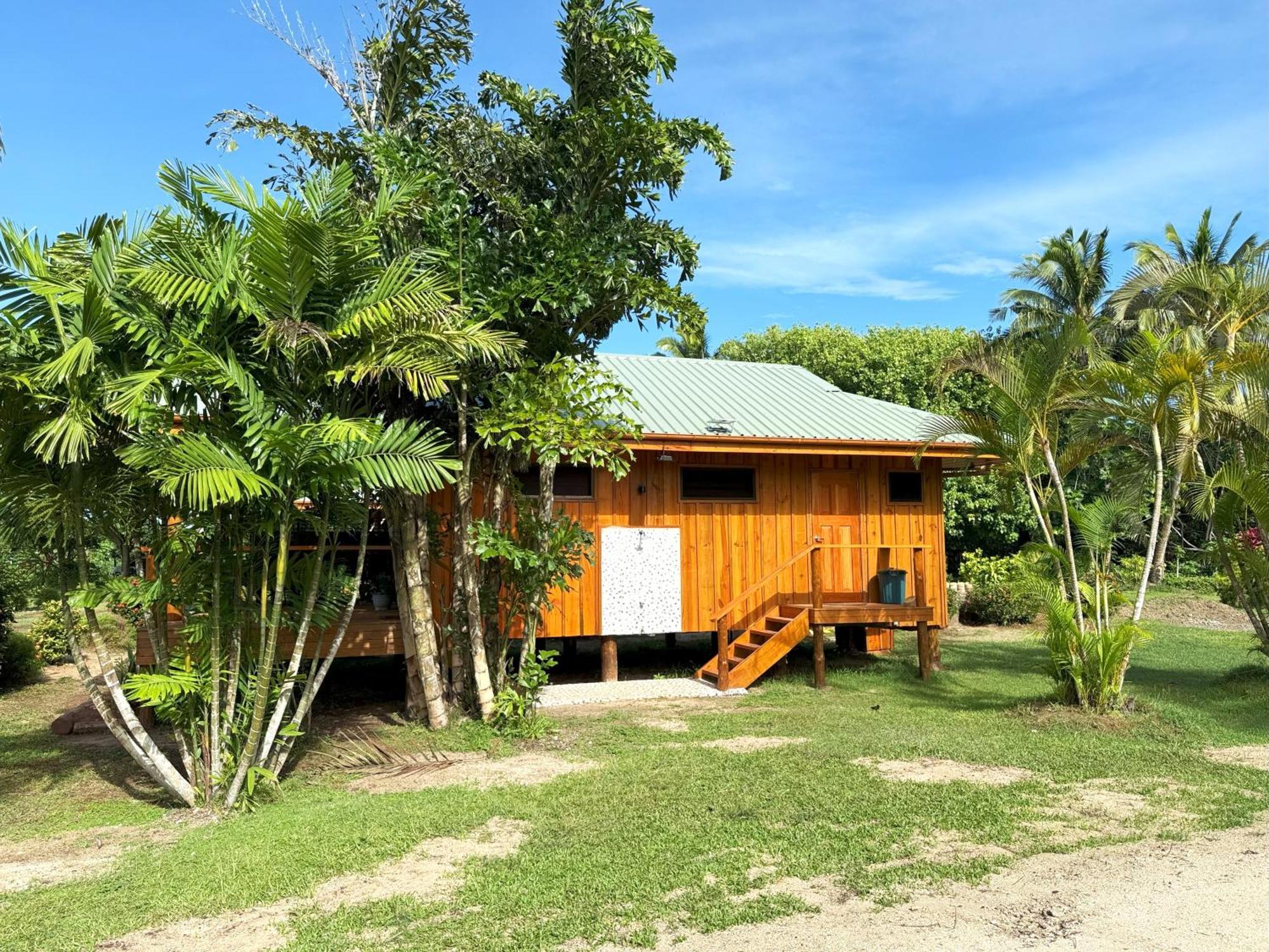סאבוסאבו Sigasiga Sands Boutique Bungalows חדר תמונה